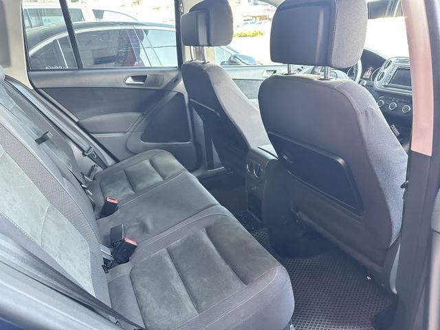內有實拍影片│YES認證│6安│AppleCar│HID自動頭燈│後座托盤/出風口│倒車影像│里程保證│可全貸│  第15張相片