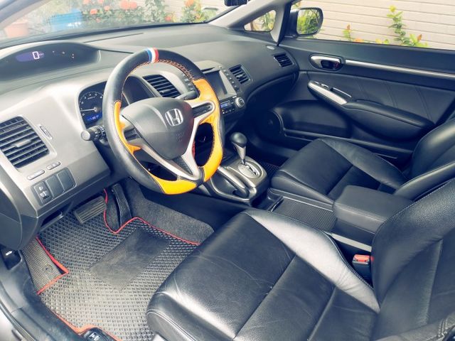 CIVIC  第10張相片