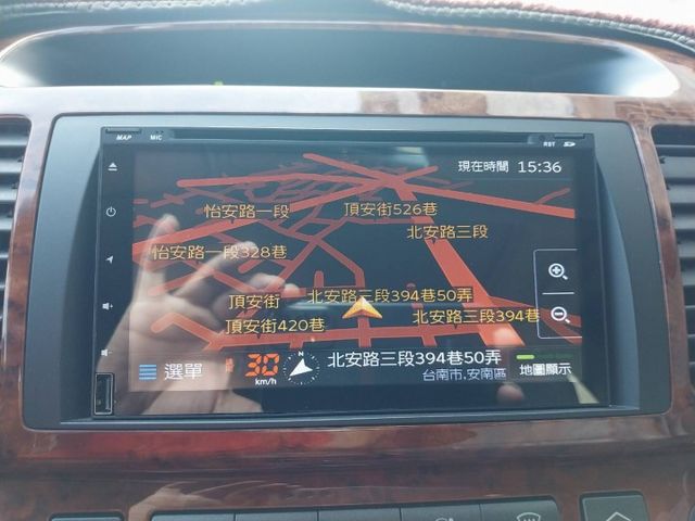 2.0 霧燈 導航 倒車顯影 恆溫空調  第11張相片