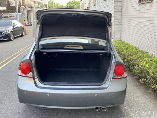 【可貸款】車況超讚！現場看車保證價格再下殺！100%實車在店 實價不變  第8張相片