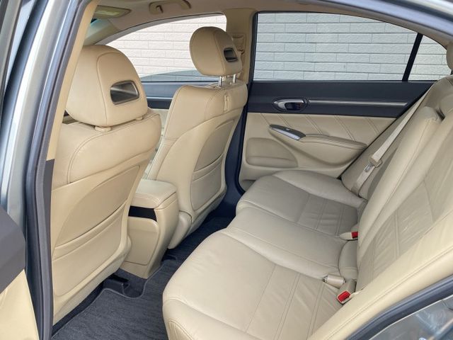 【可貸款】車況超讚！現場看車保證價格再下殺！100%實車在店 實價不變  第12張相片