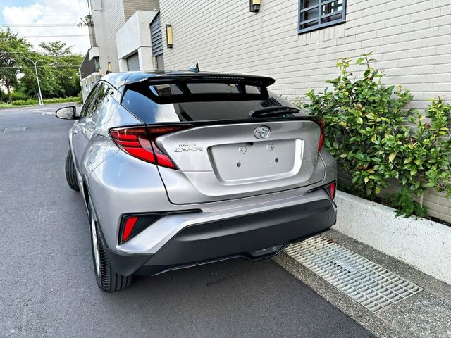 (2020年式) 豪華版 僅跑5萬 電熱椅 盲點 免鑰匙 認證車 原鈑件 車道偏移警示系統 導航 超省稅  第4張相片