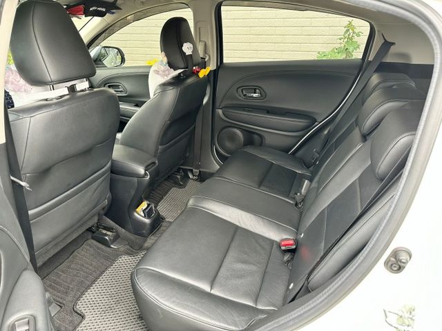 【認證車】換檔撥片、安卓機、定速、免鑰匙、CarPlay、前後雙錄、電子煞車  第7張相片