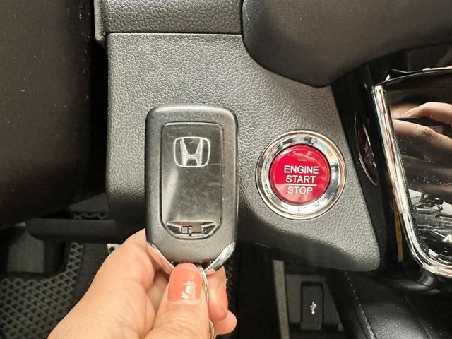 【認證車】換檔撥片、安卓機、定速、免鑰匙、CarPlay、前後雙錄、電子煞車  第11張相片