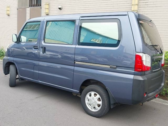 認證車【自排】僅跑1萬、定速、盲點、倒車顯影、方向盤音控、自動頭燈  第3張相片