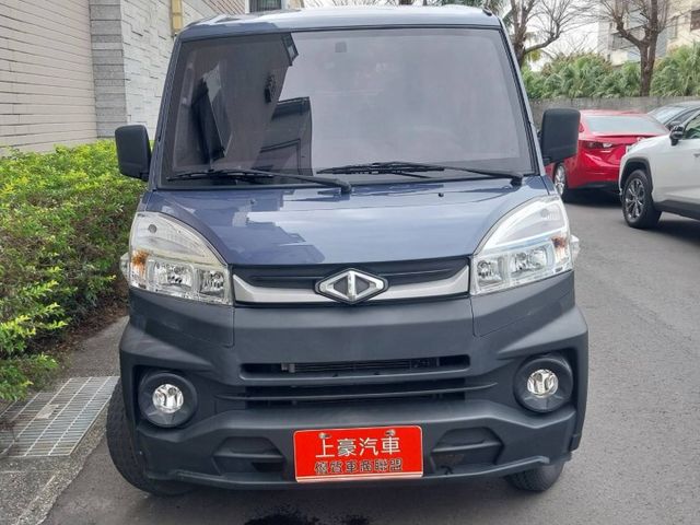 認證車【自排】僅跑1萬、定速、盲點、倒車顯影、方向盤音控、自動頭燈  第5張相片