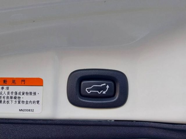 1.6cc 電動尾門 倒車顯影【可貸款】車況讚！現場看車保證價格再下殺！100%實車在店 實價不變  第11張相片