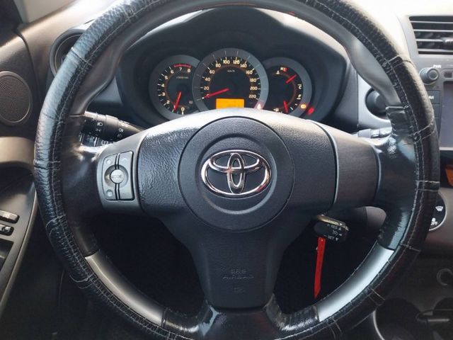 2.4cc 天窗 定速 方向盤音控 倒車顯影 胎壓 藍牙 電動椅 內裝美 車況佳 舒適大空間  第11張相片