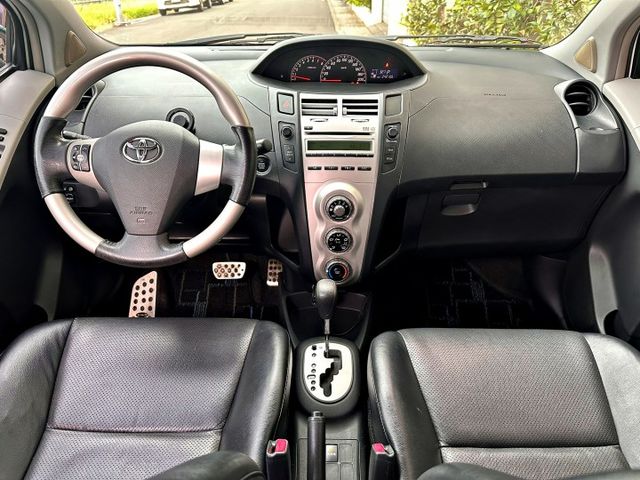 免鑰匙 方向盤音控 皮椅  第9張相片