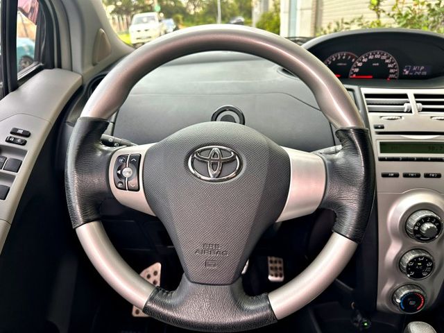 免鑰匙 方向盤音控 皮椅  第16張相片