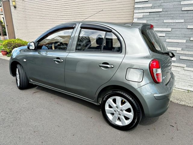 1.5cc (最頂級) 免鑰匙 按鈕啟動 恆溫空調 皮椅  第3張相片