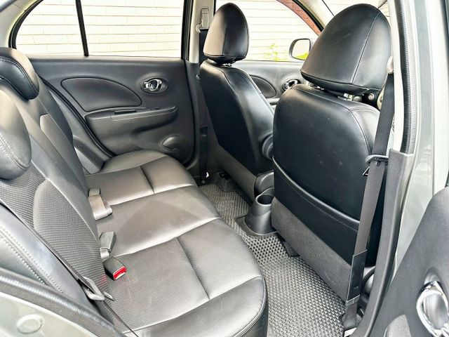 1.5cc (最頂級) 免鑰匙 按鈕啟動 恆溫空調 皮椅  第11張相片