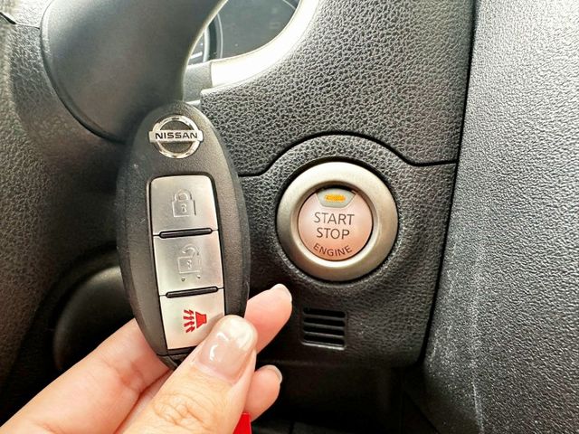 1.5cc (最頂級) 免鑰匙 按鈕啟動 恆溫空調 皮椅  第17張相片