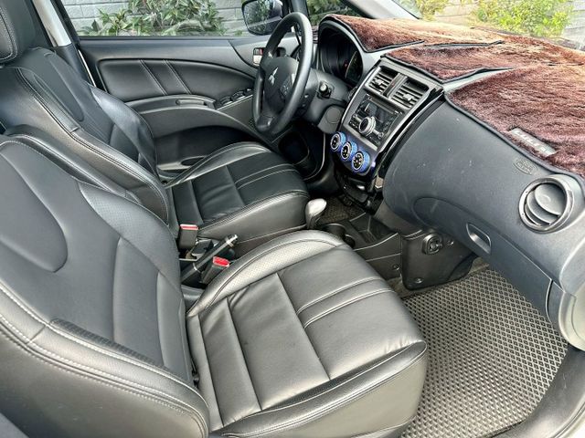 認證車(全車原鈑件) 盲點 電動尾門 倒車顯影 行車紀錄器 多項耗材剛換新  第11張相片