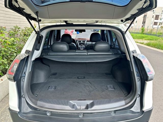 認證車(全車原鈑件) 盲點 電動尾門 倒車顯影 行車紀錄器 多項耗材剛換新  第14張相片