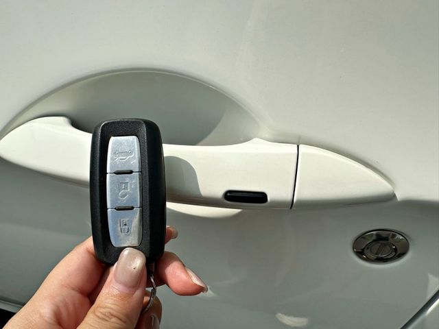 認證車(全車原鈑件) 盲點 電動尾門 倒車顯影 行車紀錄器 多項耗材剛換新  第17張相片