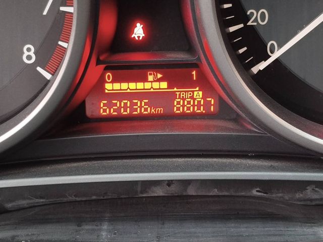 全車原鈑件 YES認證 僅跑6萬 雙電動門 電動椅 影音旗艦版 定速 倒車顯影  第15張相片