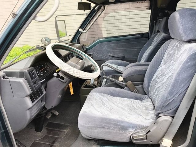 【自排】4WD 全車原漆原鈑 一手車  第8張相片