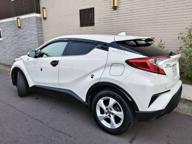 【豪華版】電熱椅 免鑰匙 倒車顯影 (車側黑腳印貼紙已移除)  第3張相片