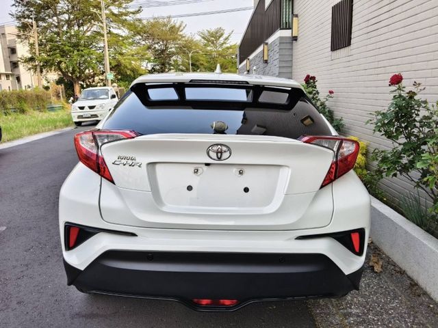 【豪華版】電熱椅 免鑰匙 倒車顯影 (車側黑腳印貼紙已移除)  第6張相片