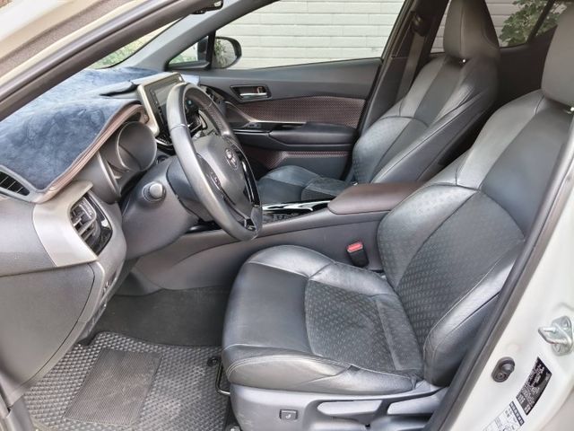 【豪華版】電熱椅 免鑰匙 倒車顯影 (車側黑腳印貼紙已移除)  第8張相片