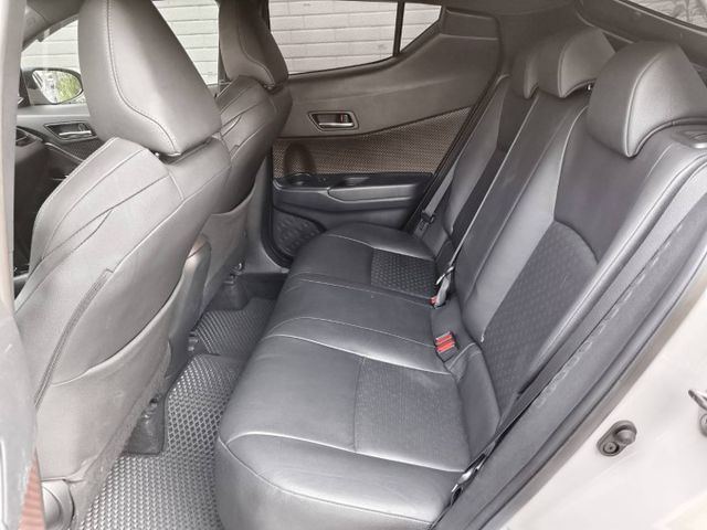 【豪華版】電熱椅 免鑰匙 倒車顯影 (車側黑腳印貼紙已移除)  第9張相片