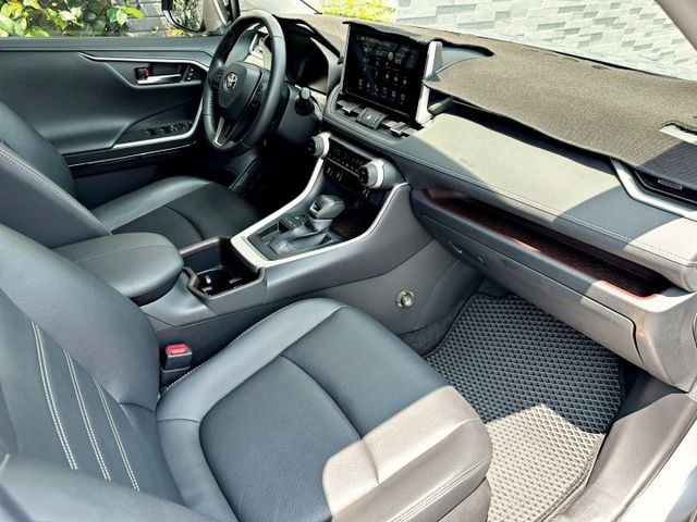 【旗艦版】一手、電尾門、記憶電動椅、電熱椅、環景、免鑰匙、AppleCar  第11張相片