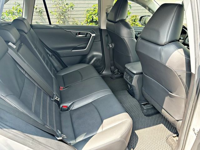 【旗艦版】一手、電尾門、記憶電動椅、電熱椅、環景、免鑰匙、AppleCar  第13張相片