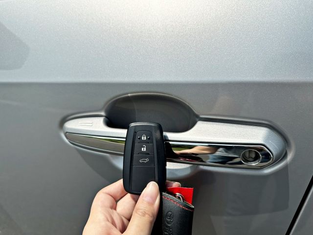 【旗艦版】一手、電尾門、記憶電動椅、電熱椅、環景、免鑰匙、AppleCar  第17張相片