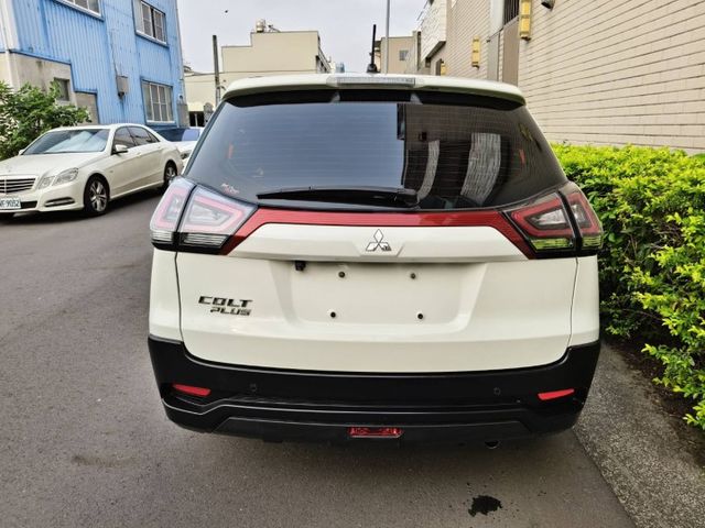 一手車、倒車顯影、恆溫空調  第6張相片