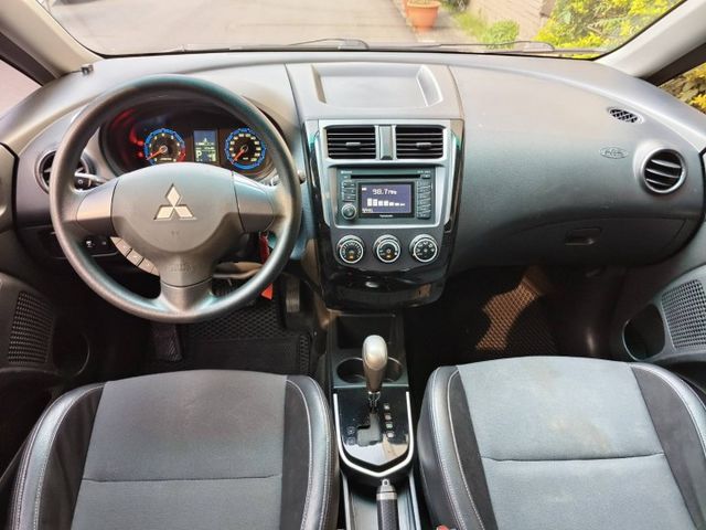 一手車、倒車顯影、恆溫空調  第7張相片