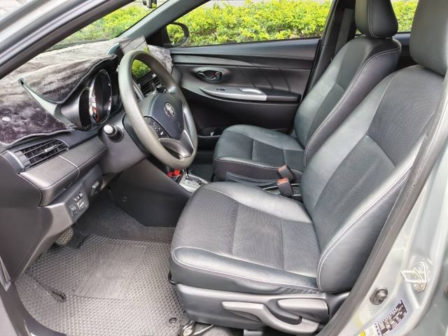 [ 僅跑五萬 ] 最頂級、 IKEY免鑰匙、安卓機、倒車顯影、行車紀錄器、方向盤音控  第8張相片