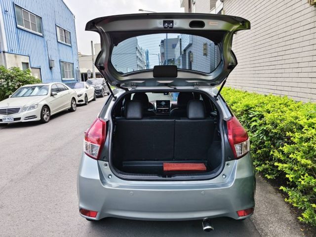 [ 僅跑五萬 ] 最頂級、 IKEY免鑰匙、安卓機、倒車顯影、行車紀錄器、方向盤音控  第10張相片