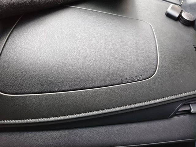 [ 僅跑五萬 ] 最頂級、 IKEY免鑰匙、安卓機、倒車顯影、行車紀錄器、方向盤音控  第12張相片