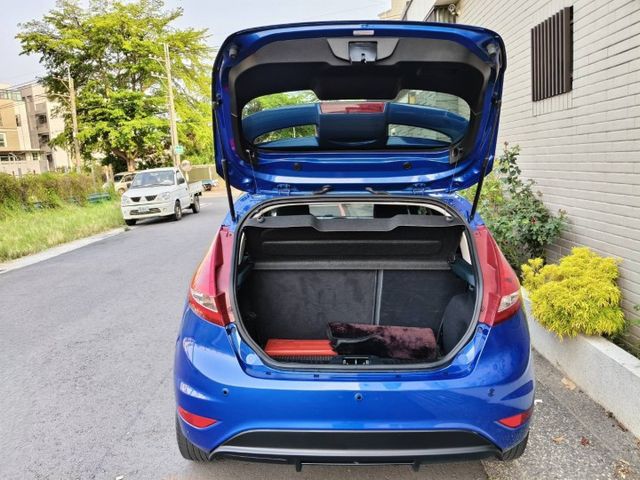 【5門運動S版】僅跑7萬、方向盤音控、ISOFIX ✓ 里程保證 ✓ 實車實價  第7張相片