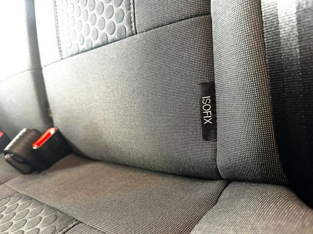 【5門運動S版】僅跑7萬、方向盤音控、ISOFIX ✓ 里程保證 ✓ 實車實價  第13張相片