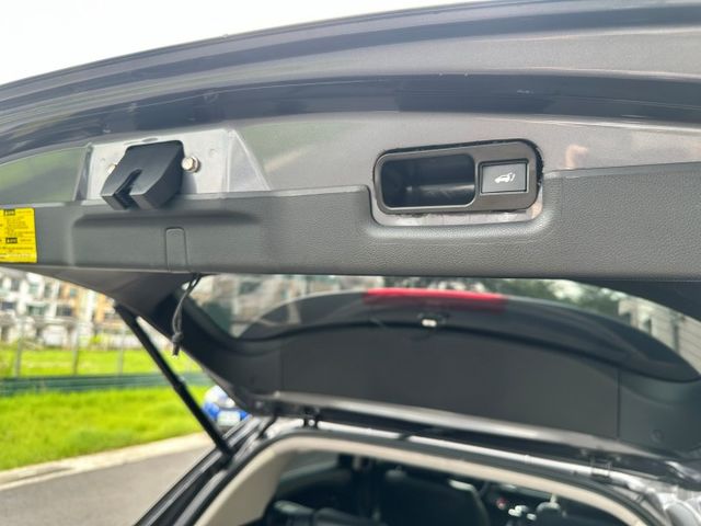 盲點、電尾【可貸款】車況讚！現場看車保證價格再下殺！100%實車在店 實價不變  第13張相片
