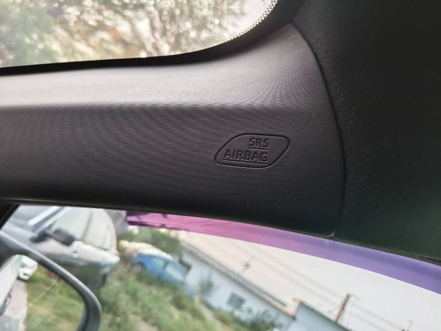 有YES認證，全車原鈑件【豪華版】電熱椅 免鑰匙 倒車顯影 (車側黑腳印貼紙已移除)  第14張相片