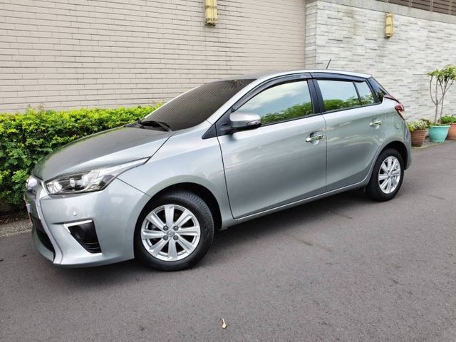 原鈑件[ 僅跑五萬 ] 最頂級、 IKEY免鑰匙、安卓機、倒車顯影、行車紀錄器、方向盤音控  第2張相片