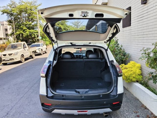 定速 / 免抬頭顯示器 / 倒車顯影 / 恆溫空調  第10張相片
