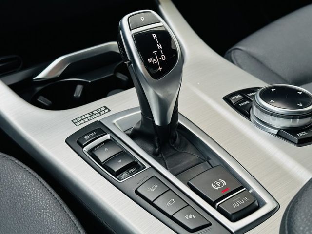 X DRIVER 28i / 僅跑9萬 / 一手車 / 電尾 / i-KEY / 快撥 / 定速 / 雙電動椅  第17張相片