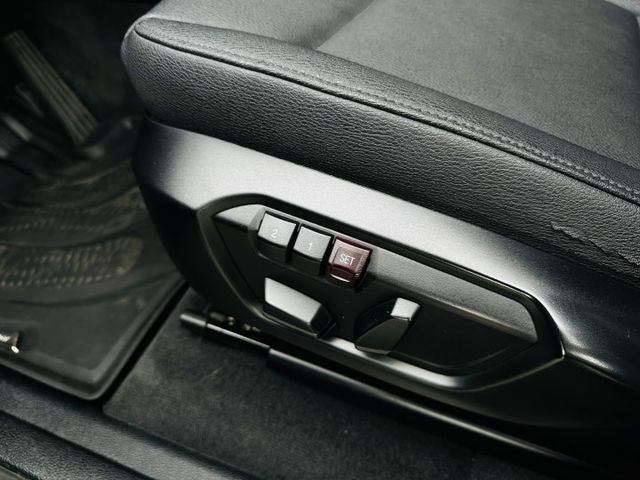 X DRIVER 28i / 僅跑9萬 / 一手車 / 電尾 / i-KEY / 快撥 / 定速 / 雙電動椅  第19張相片
