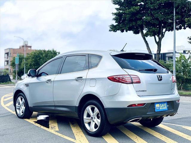 最頂配四輪傳動 一手車跑少漂亮女用車  第3張相片