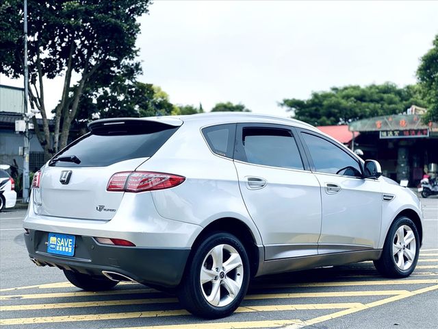 最頂配四輪傳動 一手車跑少漂亮女用車  第11張相片