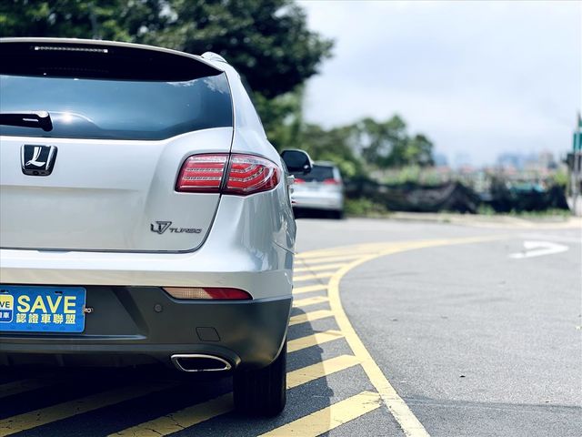 最頂配四輪傳動 一手車跑少漂亮女用車  第21張相片