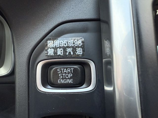 永承嚴選經典名車瑞典坦克豪華休旅車全車原鈑認證車全額貸可參考  第14張相片