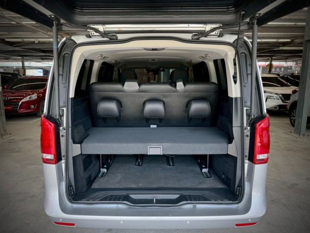 永承嚴選BENZ 時尚商務休閒七人座車全車原鈑一手認證車要買要快  第12張相片