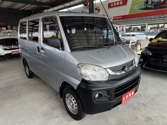 永承嚴選中華三菱載人載貨赚錢的好幫手全車原鈑認證車公里數保證全額貸可參考  第3張相片