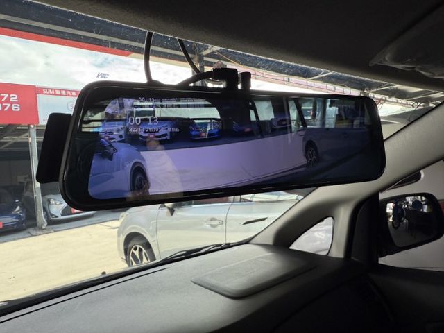 永承嚴選一手用車公里數保證全車原版件稀有手排商旅車全額貸可參考  第8張相片