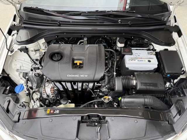 永承嚴選現代時尚豪華房車1級油耗省油好開原鈑認證車全額貸可參考  第17張相片